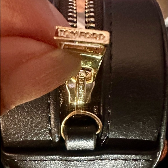 Brand New Tom  Ford Zip Around Black Crossbody Mini Bag Novelty GWP - Picture 2 of 16